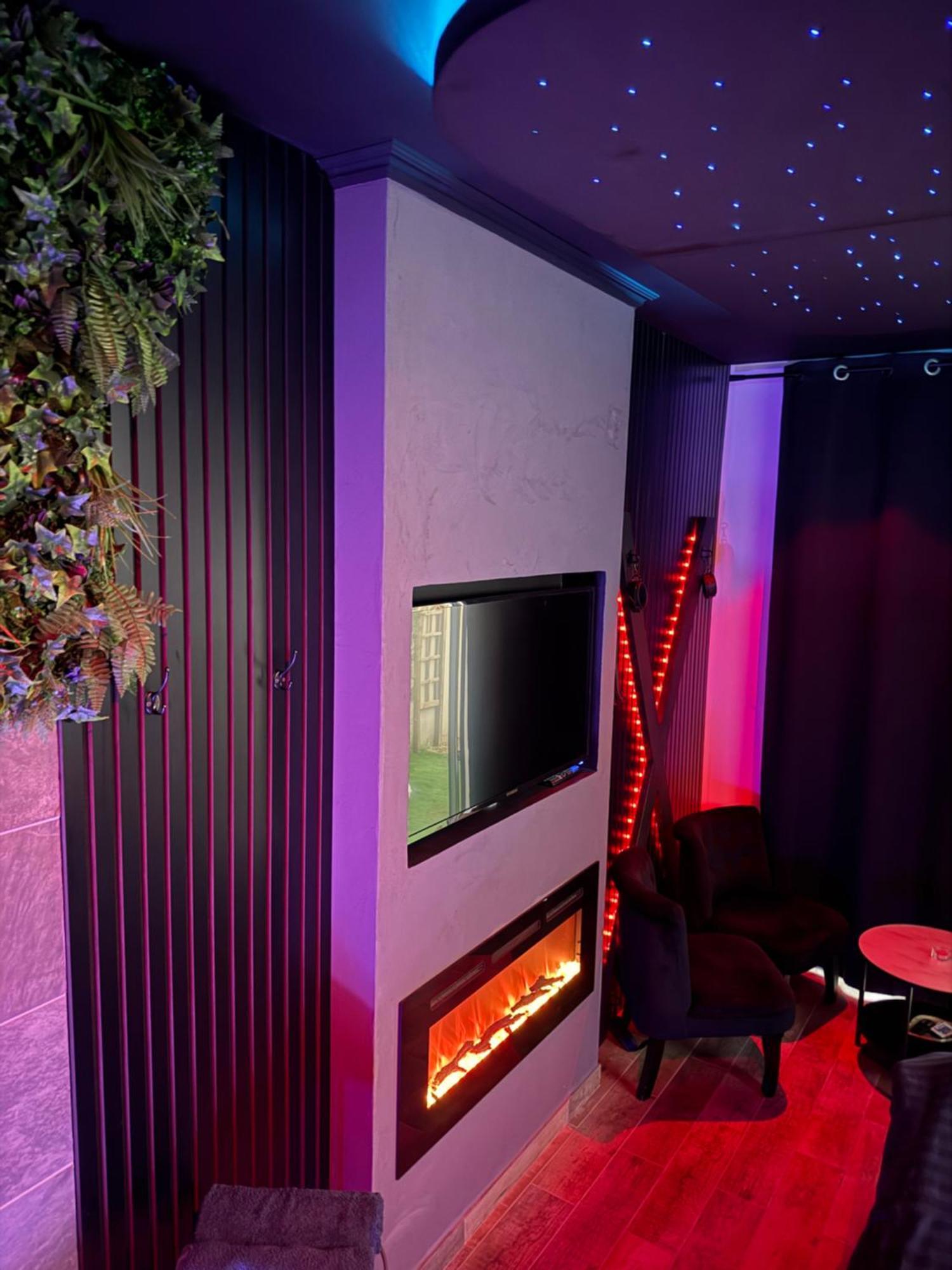 Loft, Studio And Love Rooms Bourg-Saint-Christophe Exterior foto